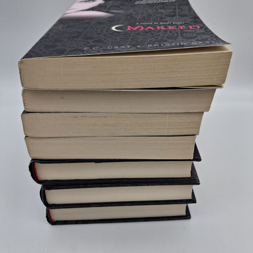 House of Night Book Series 1-7 Hardcover & Paperback P.C. Kristin Cast - Picture 5 of 5